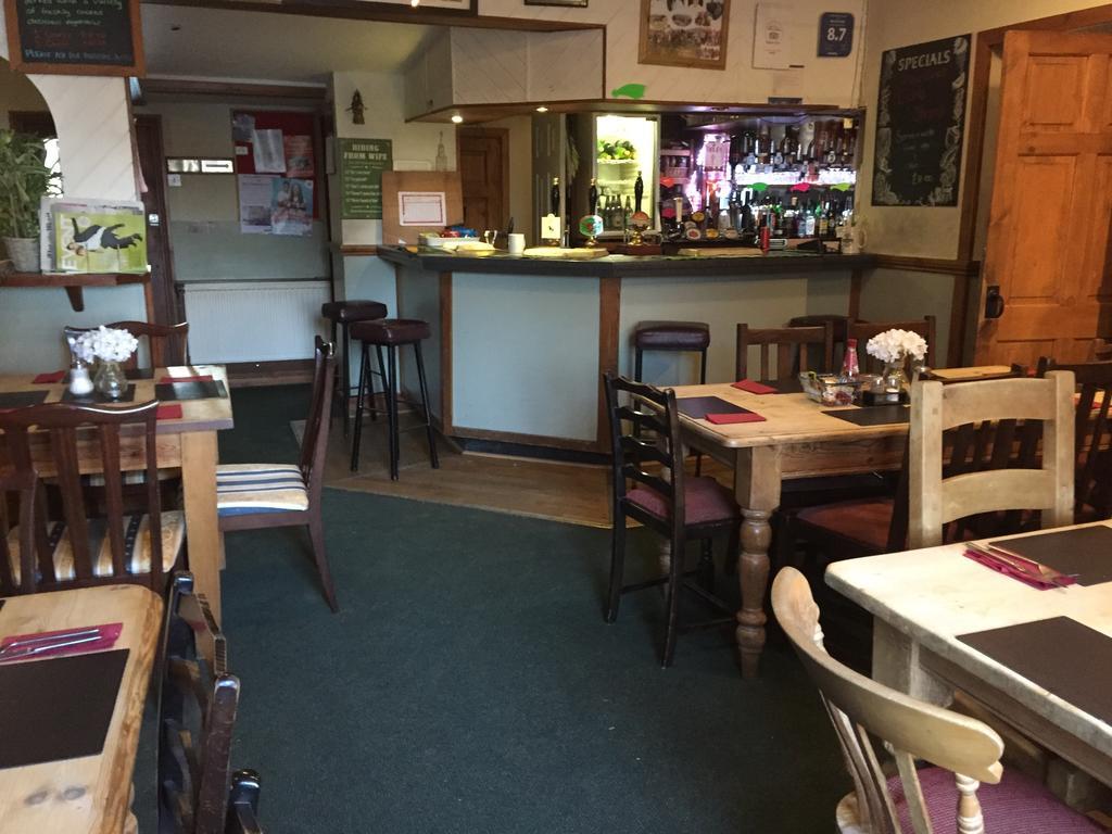 Red Lion Hotel Ystrad Meurig Buitenkant foto